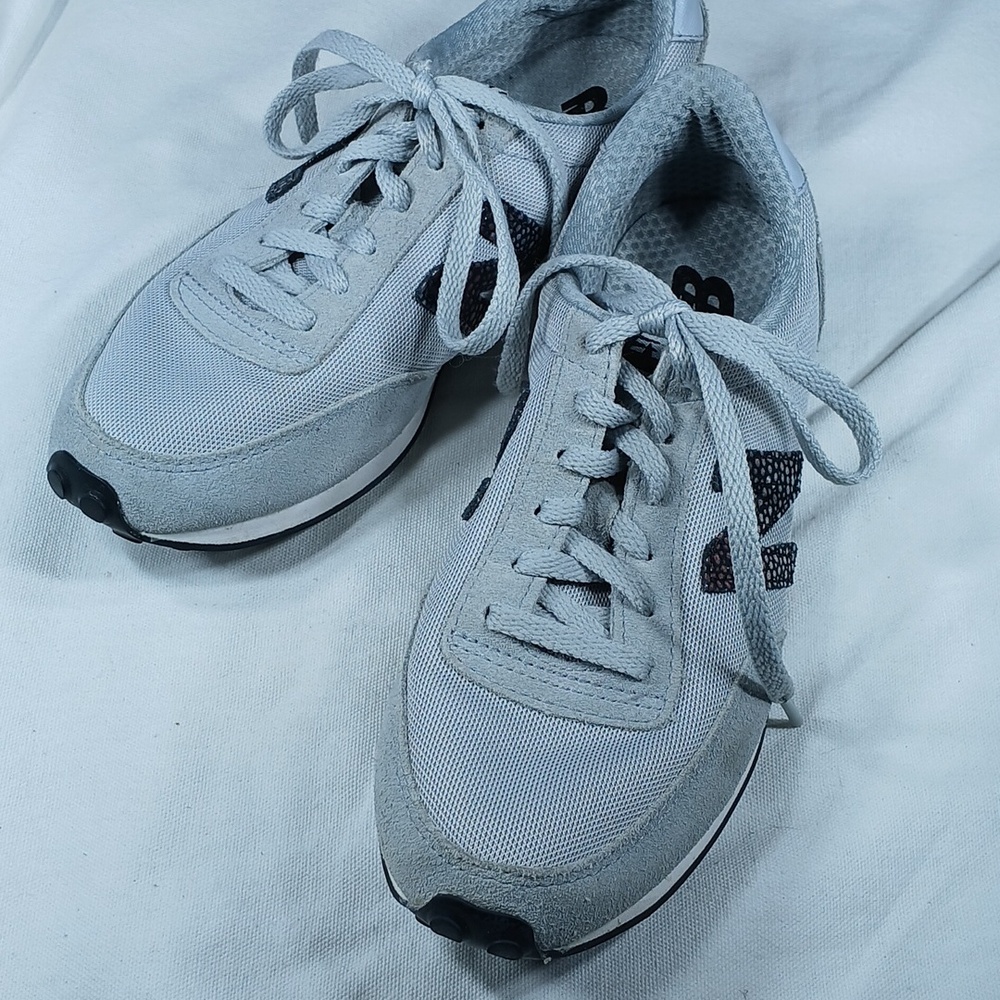 New Balance Women's Light Gray and Black Mesh Running Sneakers size 6.5 - Picture 9 of 10